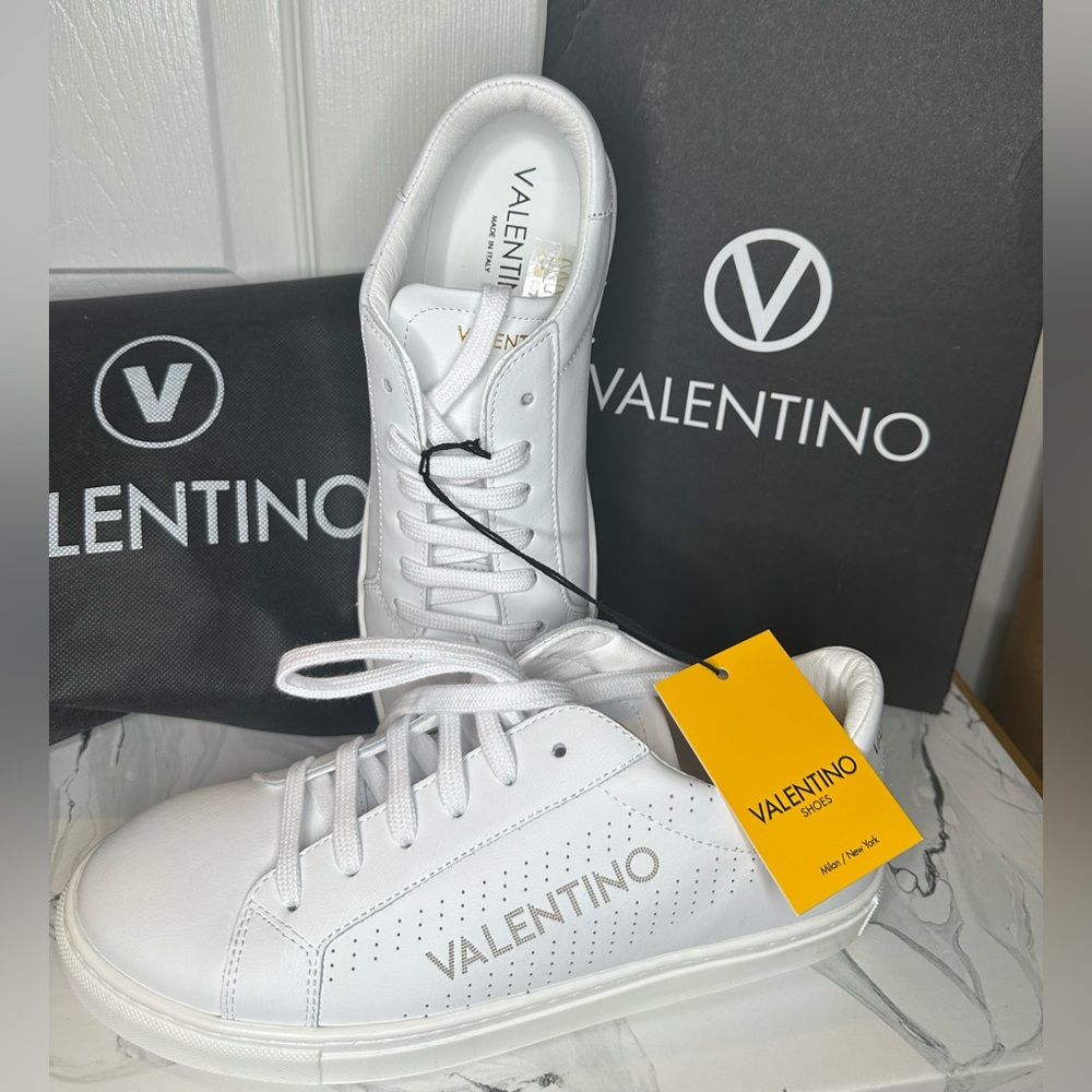 NWT Authentic Valentino White Leather Sneakers Designer Luxury